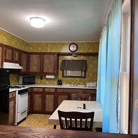 Musky Joe'S Twin Pines Resort New Post Exteriör bild