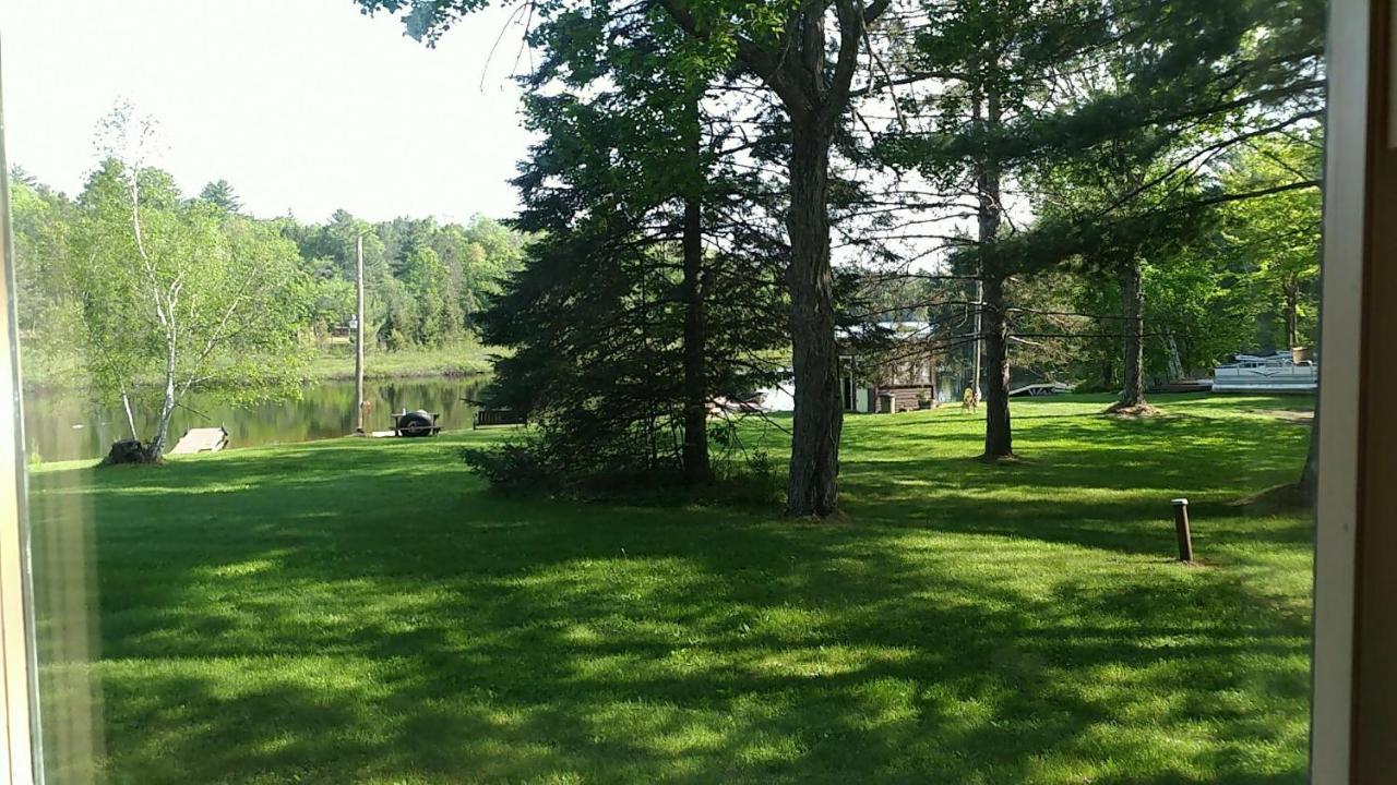 Musky Joe'S Twin Pines Resort New Post Exteriör bild