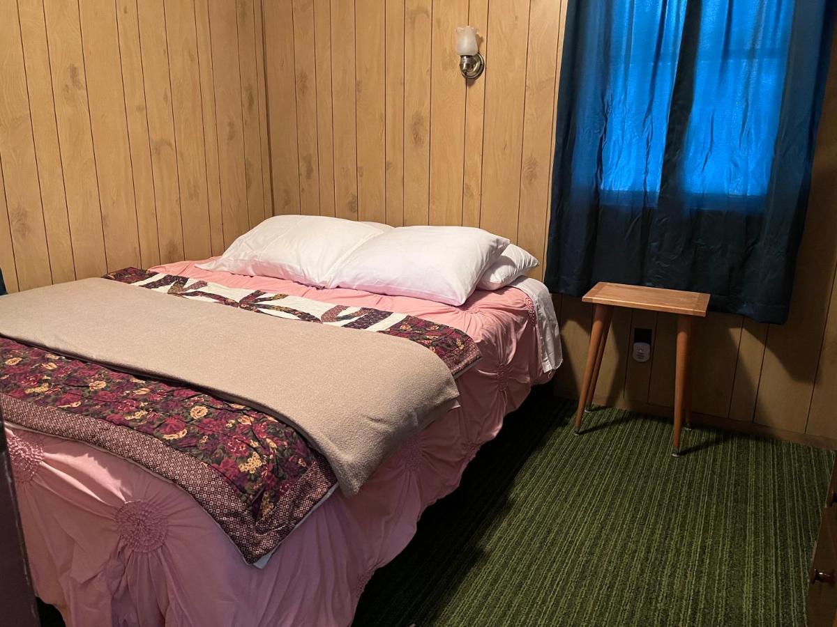 Musky Joe'S Twin Pines Resort New Post Exteriör bild