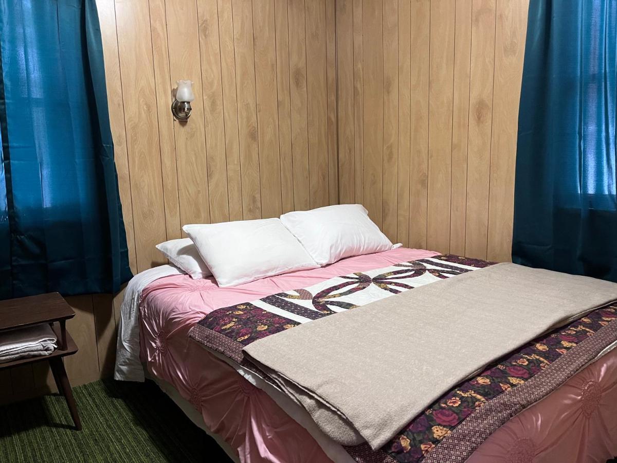 Musky Joe'S Twin Pines Resort New Post Exteriör bild