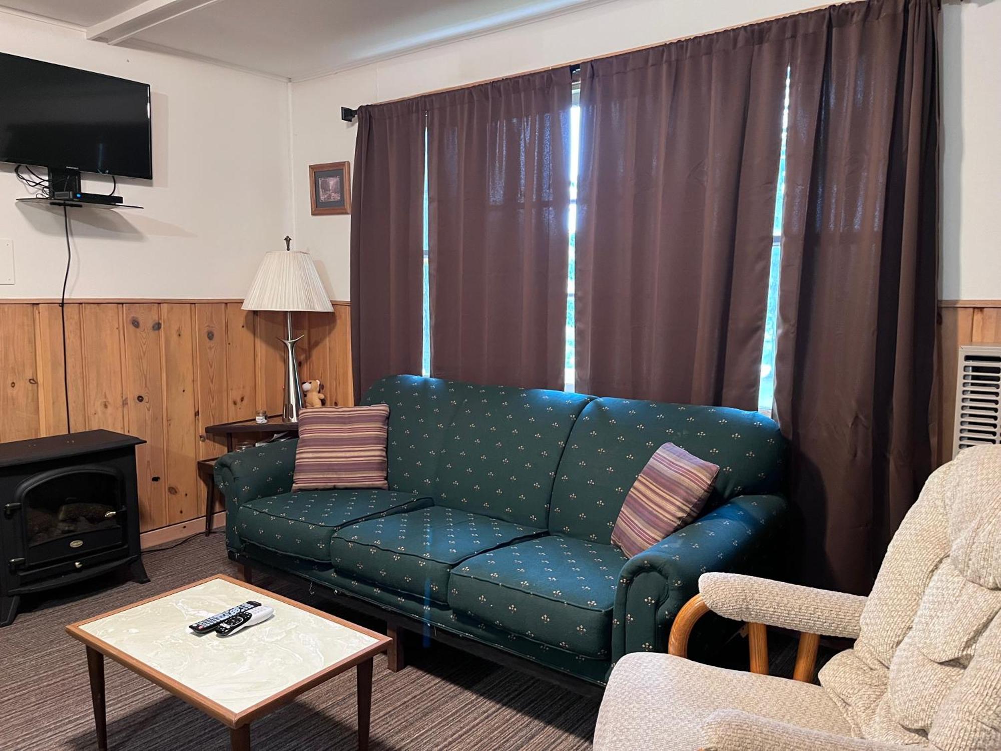 Musky Joe'S Twin Pines Resort New Post Exteriör bild